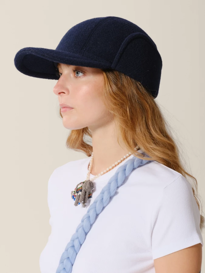 Cappello Blu Scuro 'Mitch' con paraorecchie