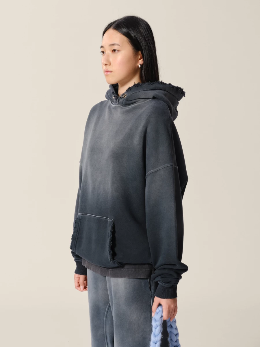 Felpa con cappuccio Nera in cotone effetto sbiadito con strappi