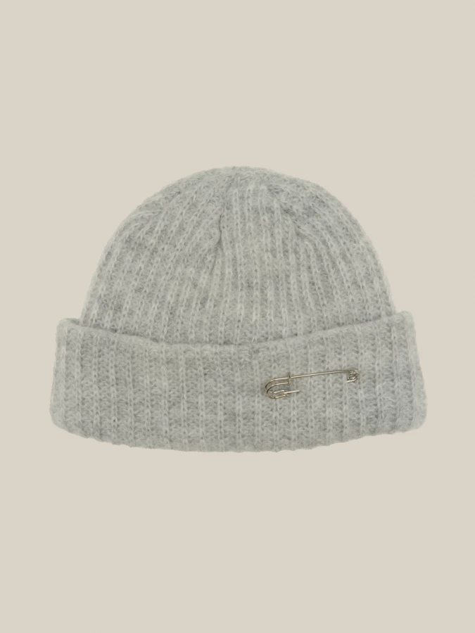 Berretto Grigio Chiaro con Spilla