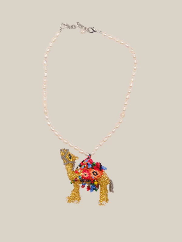 Collana 'Camel' di perle realizzata a mano