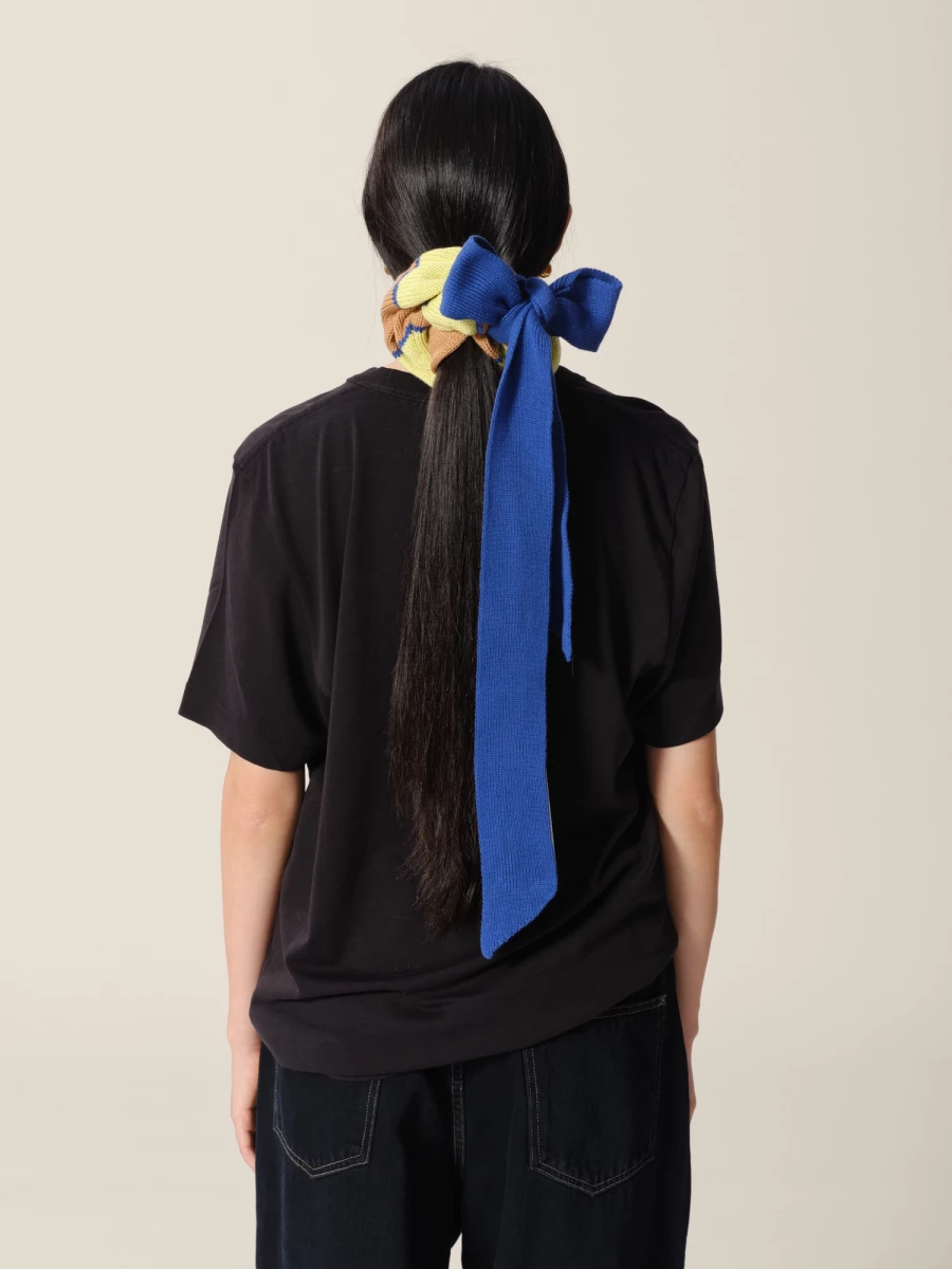 Scrunchie 'Bow' Oversize in cotone organico con motivo a righe e cravatta a contrasto