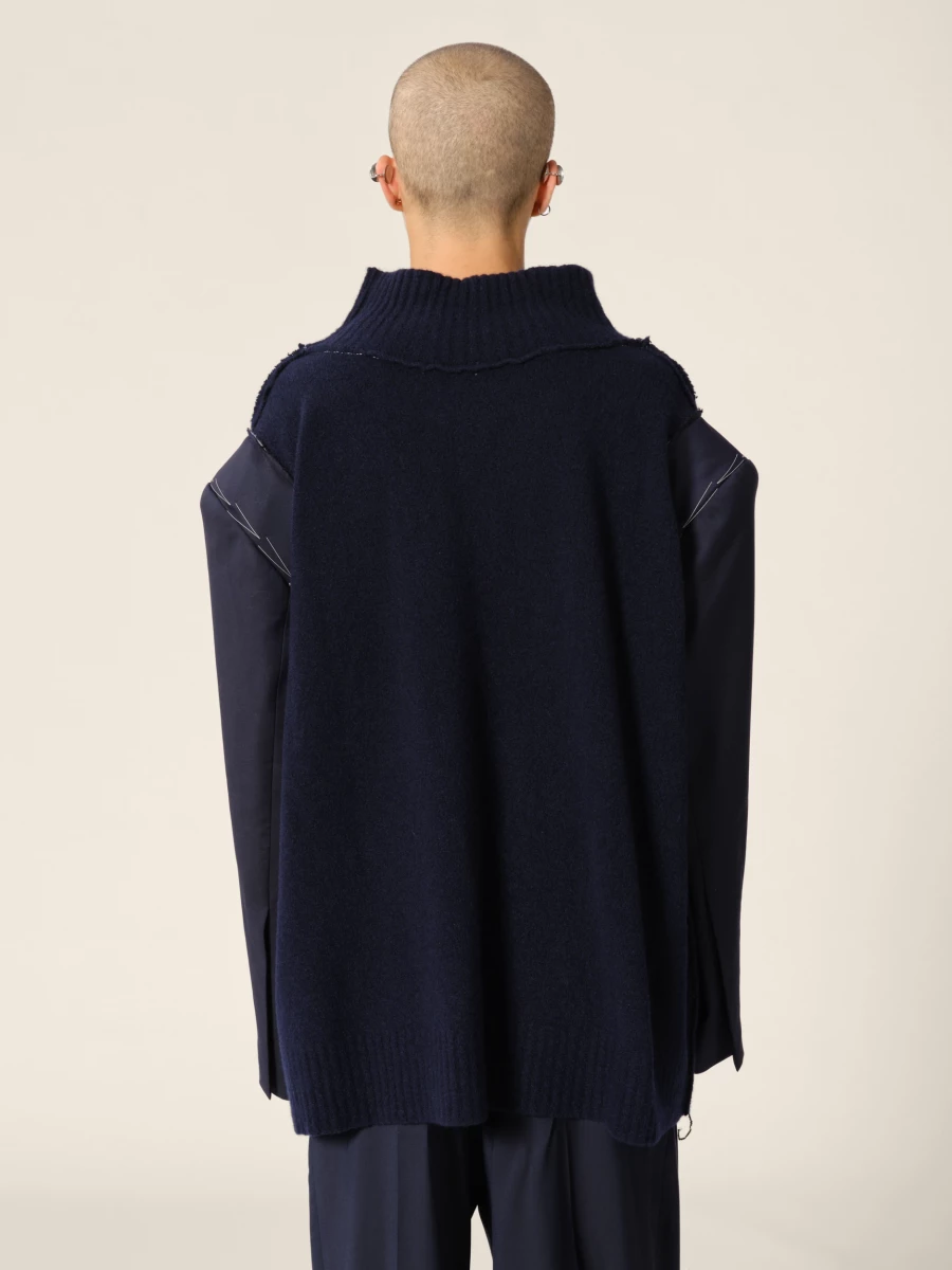 Maglione a collo alto Blu Scuro in Cashmere con maniche blazer in Lana riciclata