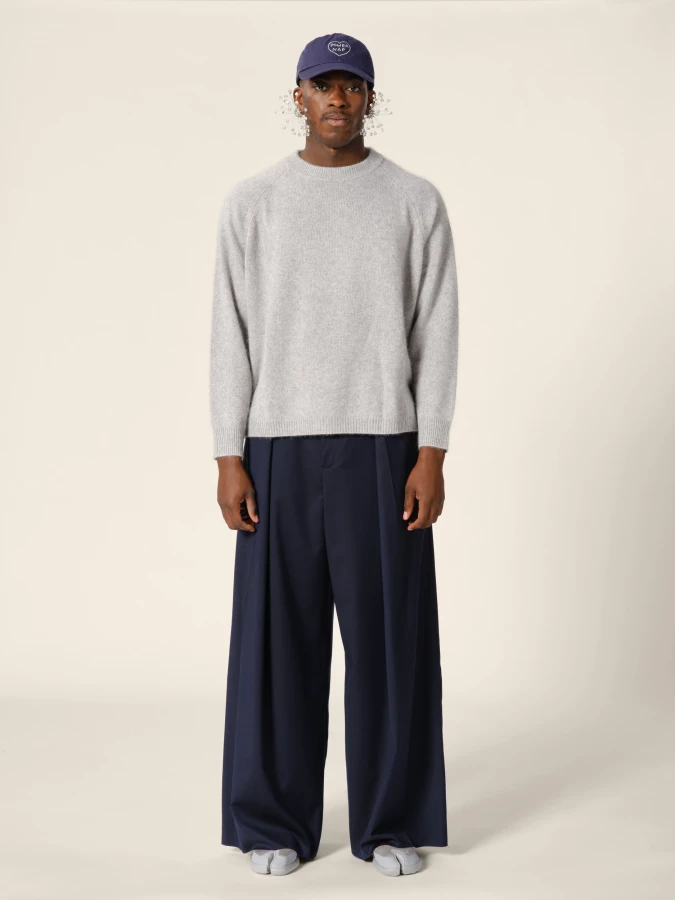 Pantaloni Blu Scuro con pieghe a gamba larga in Lana Riciclata