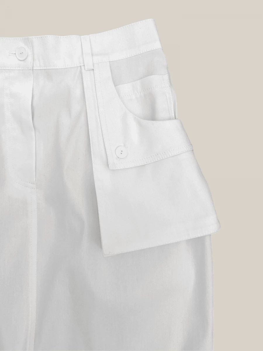 White 'Bottom Skirt' Skirt in Cotton with Cargo Pockets
