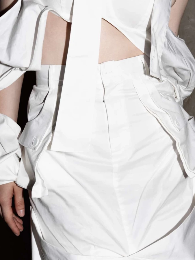 White 'Bottom Skirt' Skirt in Cotton with Cargo Pockets