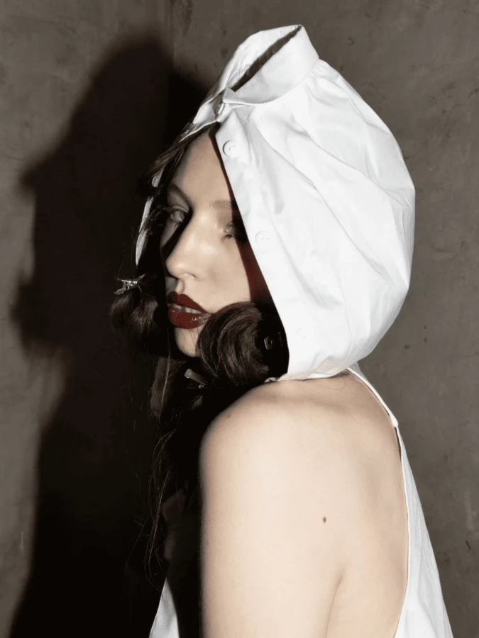 Top Bianco 'Office Chic' in Stile Camicia Destrutturata