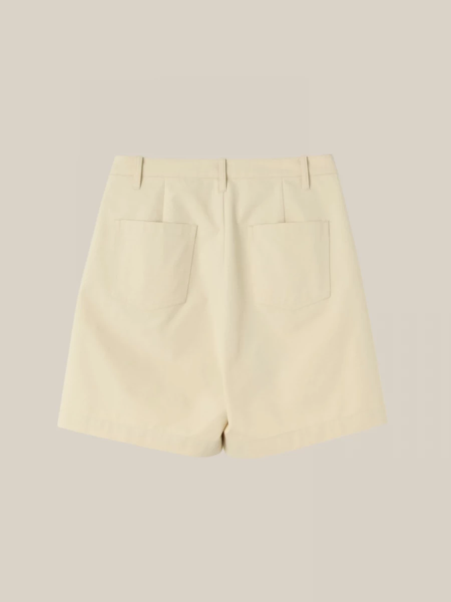 Bermuda Avorio con Pieghe Frontali in Cotone