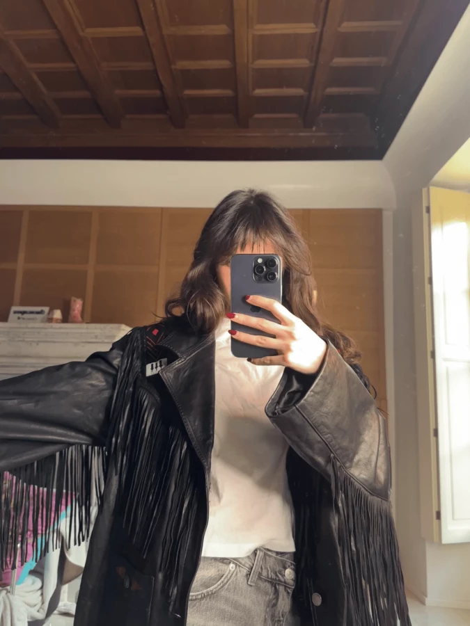 Giacca Nera Vintage in pelle con frange