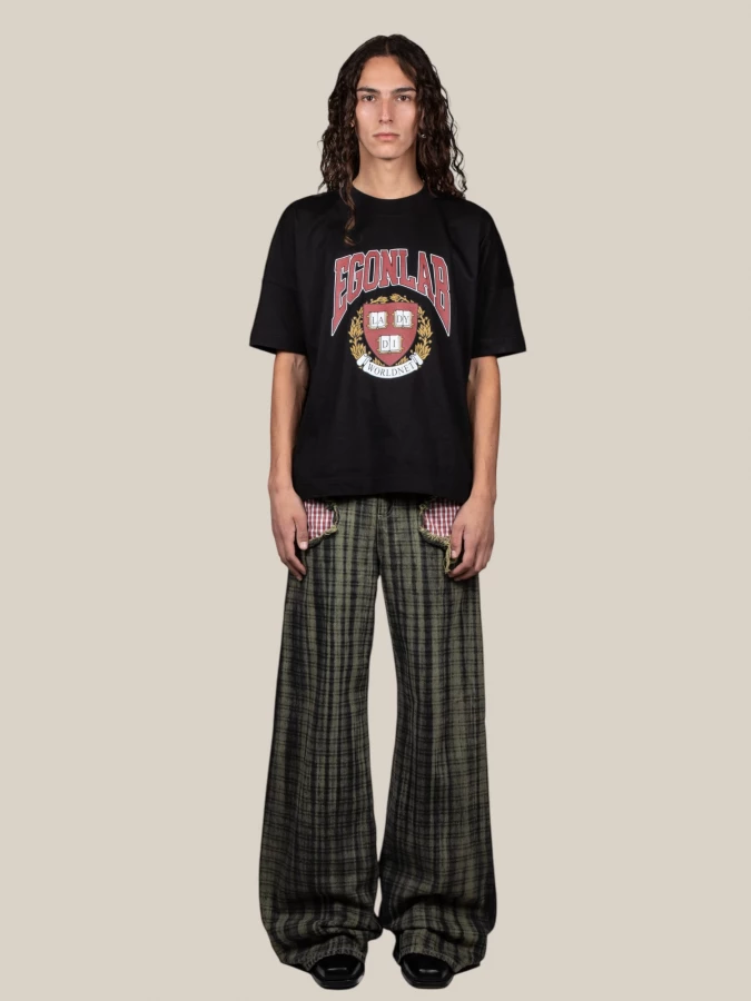 T-Shirt Nera in Cotone con Stampa College