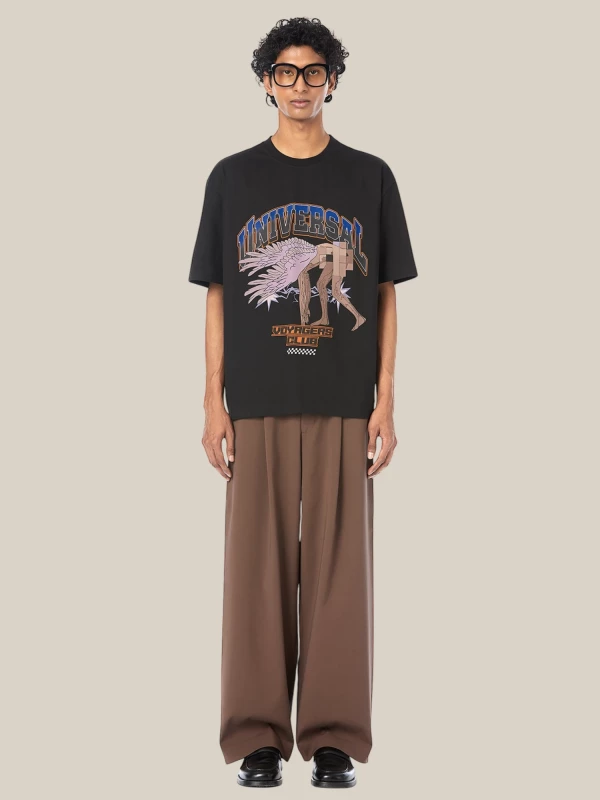 T-shirt 'Voyagers' Nera in Cotone con Stampa Grafica.