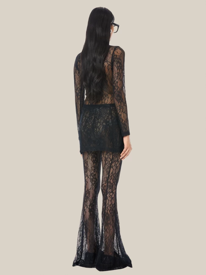 Maglia 'Hooked' Nera in Pizzo con Chiusura a Ganci