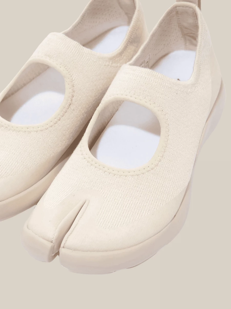 Ivory tabi sandals