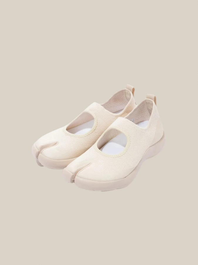 Ivory tabi sandals