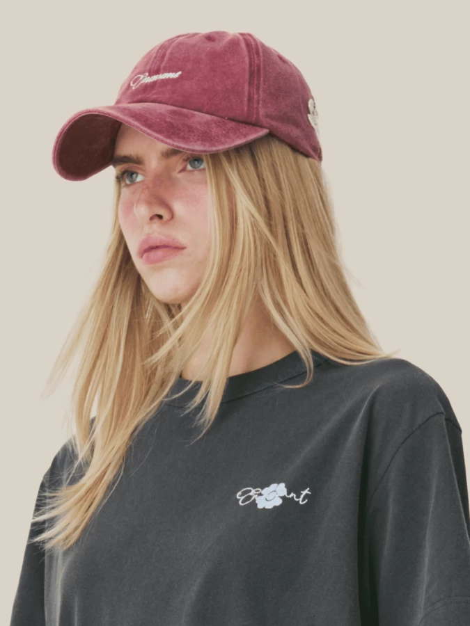 Cappellino in Cotone Rosso con Ricamo fiore