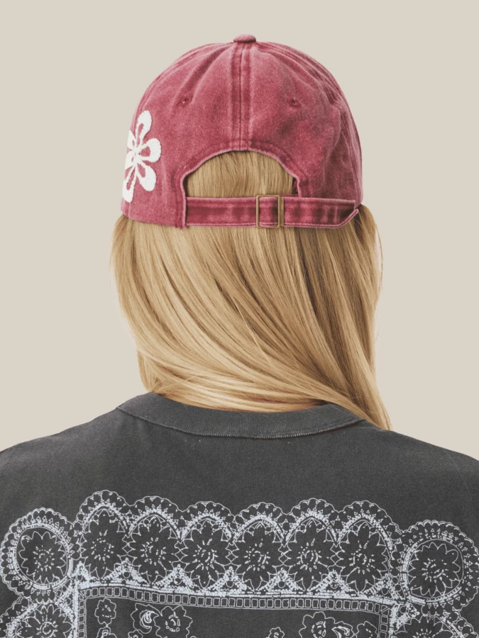 Cappellino in Cotone Rosso con Ricamo fiore