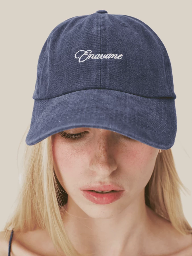 Cappellino in Cotone Blu Scuro con Ricamo fiore